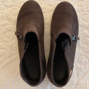Ecco Soft 7 Mid Cut Bootie